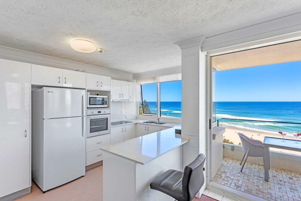 burleigh-heads-2-bedroom-apartments-(2)