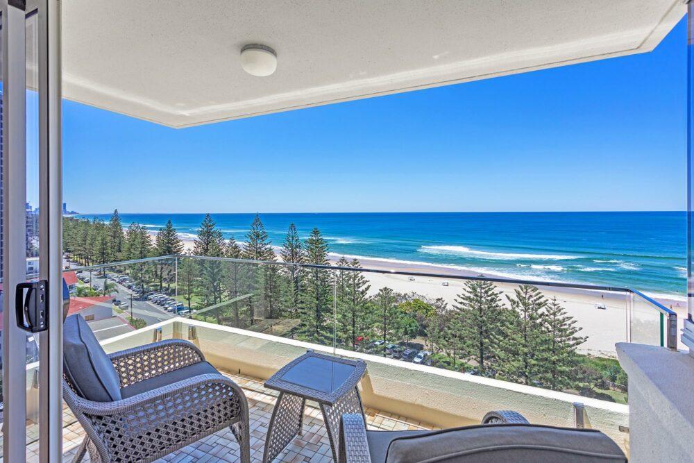 burleigh-heads-2-bedroom-apartments-AC-(3)