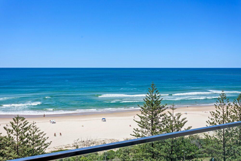 burleigh-heads-2-bedroom-apartments-AC-(8)