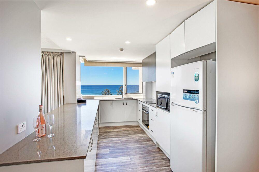 burleigh-heads-superior-2-bedroom-apartments-AC-(2)