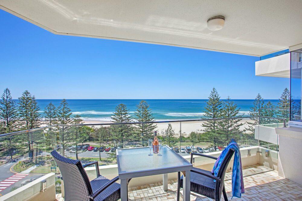 burleigh-heads-superior-2-bedroom-apartments-AC-(4)