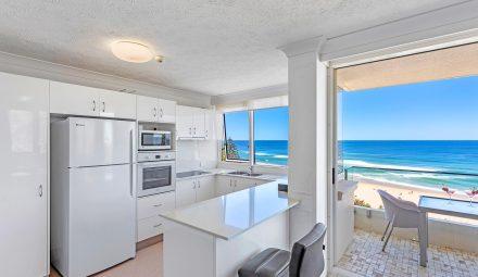 burleigh-heads-2-bedroom-apartments-(2)